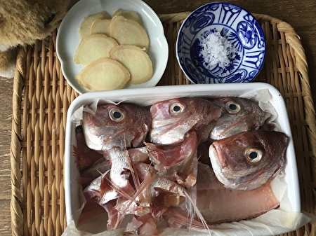 作り置きレシピ 鯛 魚 のあらでスープストック あら汁だけでなく出汁として 冷凍保存で便利に使う 圧力鍋ナシ普通の鍋で簡単調理 週末料理夫 どんの保存食 いそがばまわれ