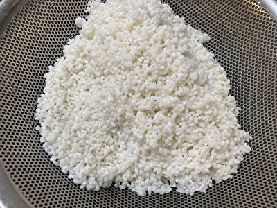 せいろ蒸しレシピ ベビーホタテの簡単おこわ 初心者ok 冷凍ベビーホタテで作る超簡単本格おこわ いそがばまわれ